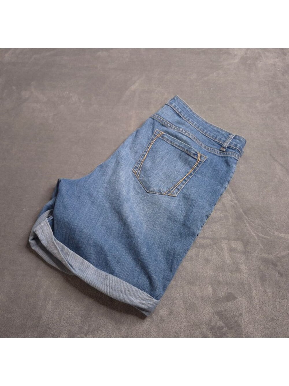 Croft & Barrow Womens Classic Fit Jean Shorts 14 Medium Wash High Rise Stretch